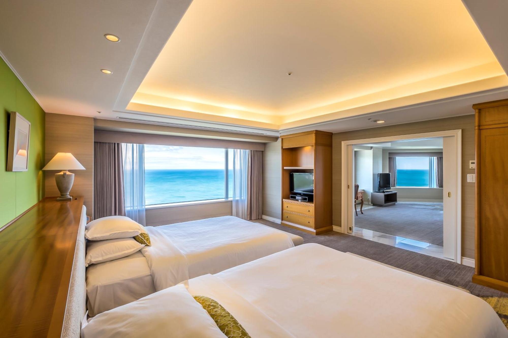 Sheraton Grande Ocean Resort Miyazaki Bagian luar foto