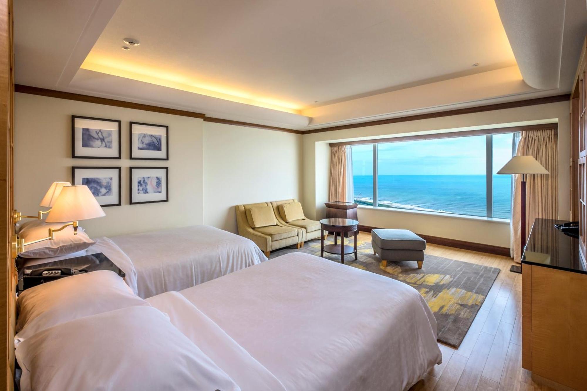 Sheraton Grande Ocean Resort Miyazaki Bagian luar foto